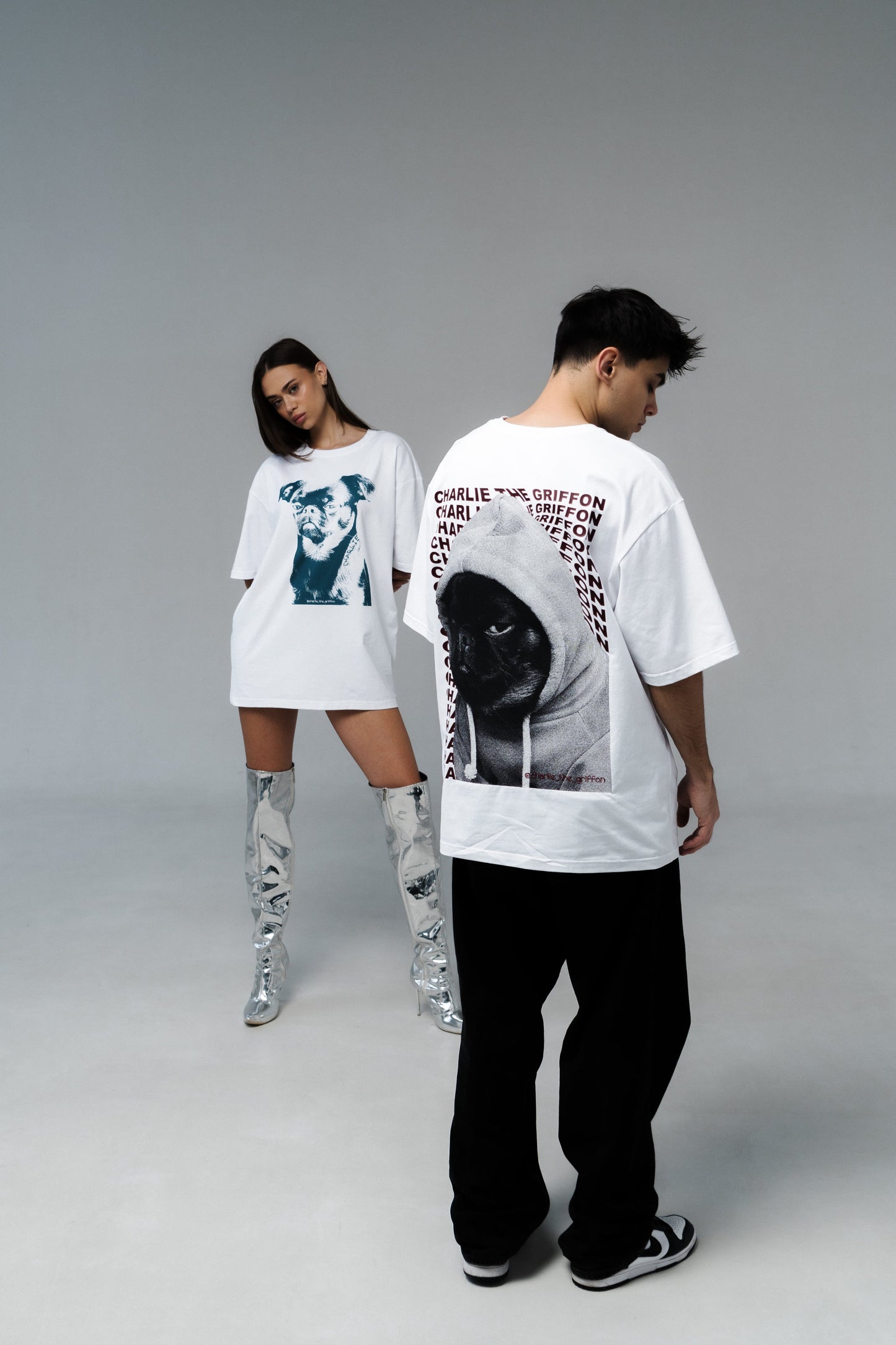 Oversized Unisex Cotton T-Shirt with "Charlie Griffon" Print – White