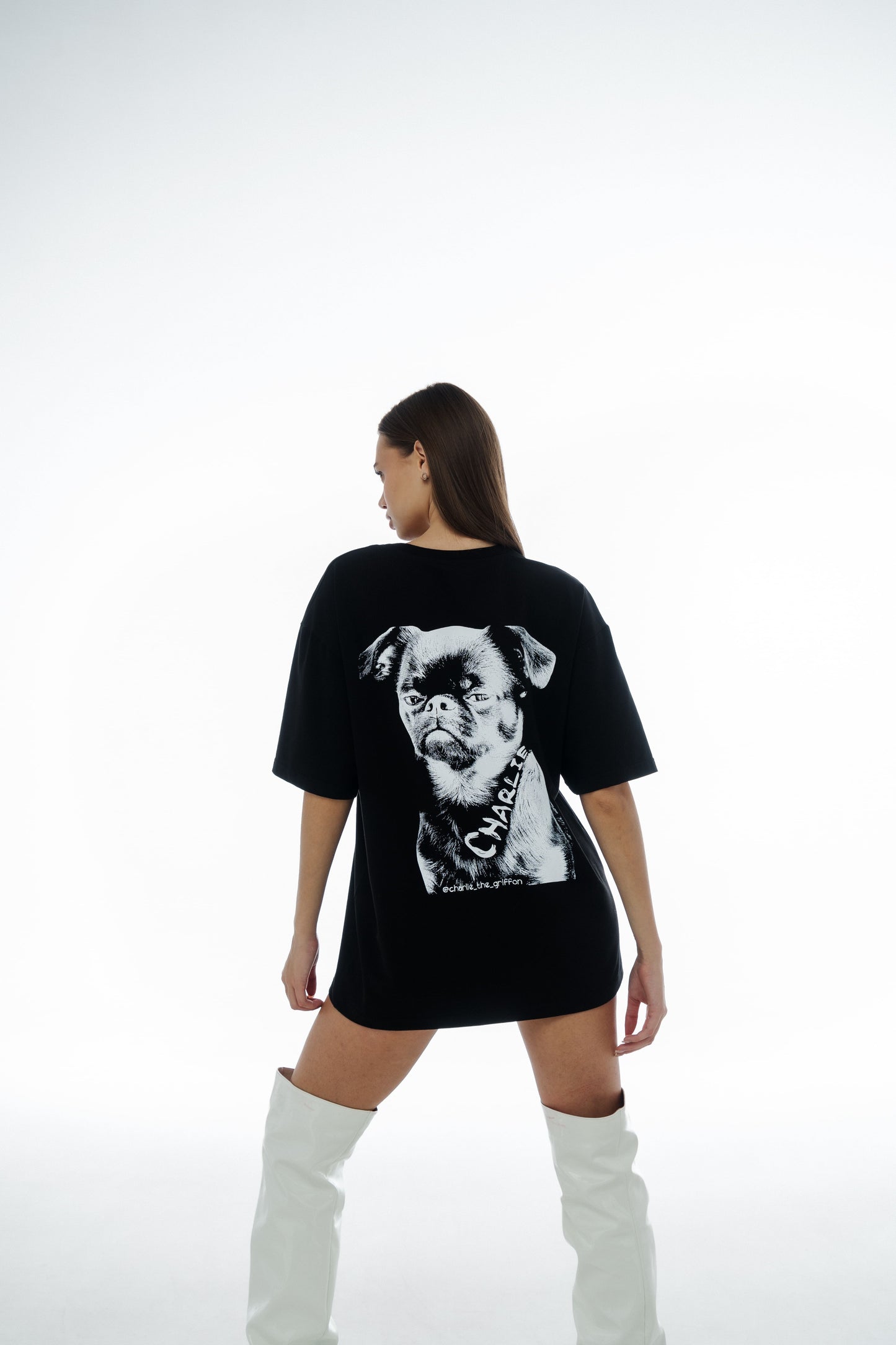 Black Oversized Unisex T-Shirt with "Charlie Griffon" Print – Premium Style from Zlitay