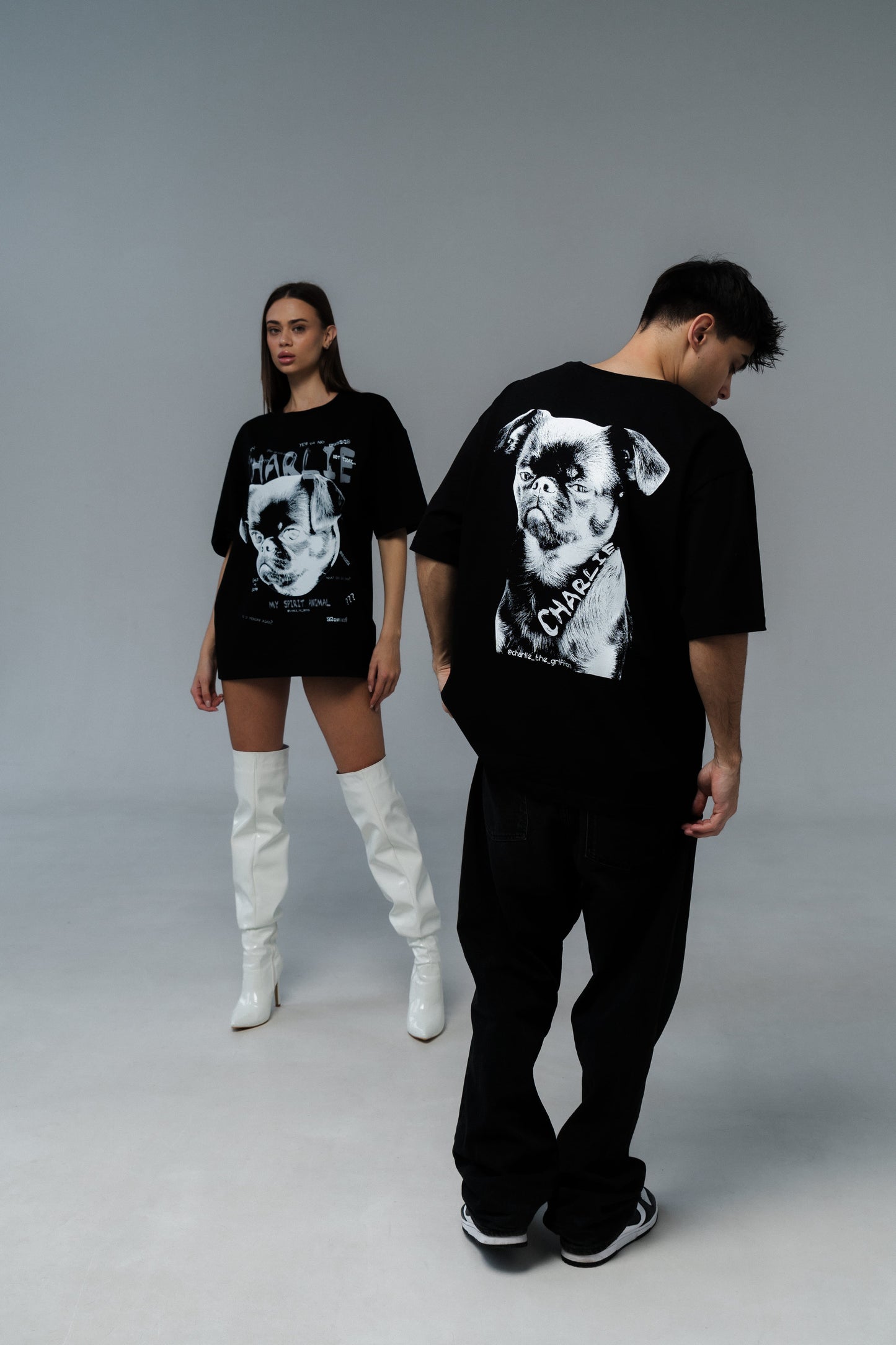 Black Oversized Unisex T-Shirt with "Charlie Griffon" Print – Premium Style from Zlitay